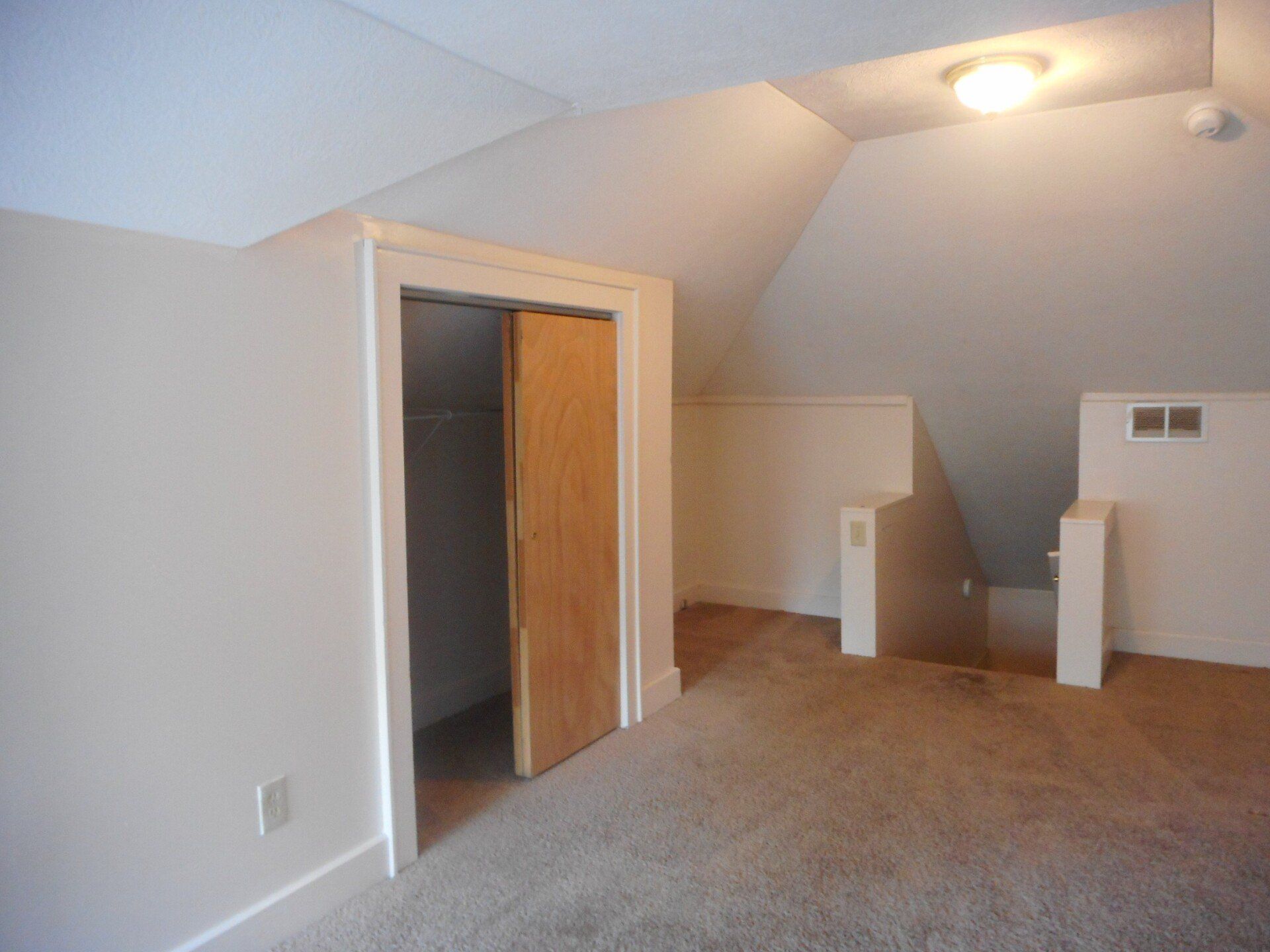 192 E. Lane Ave.- Bedroom 02