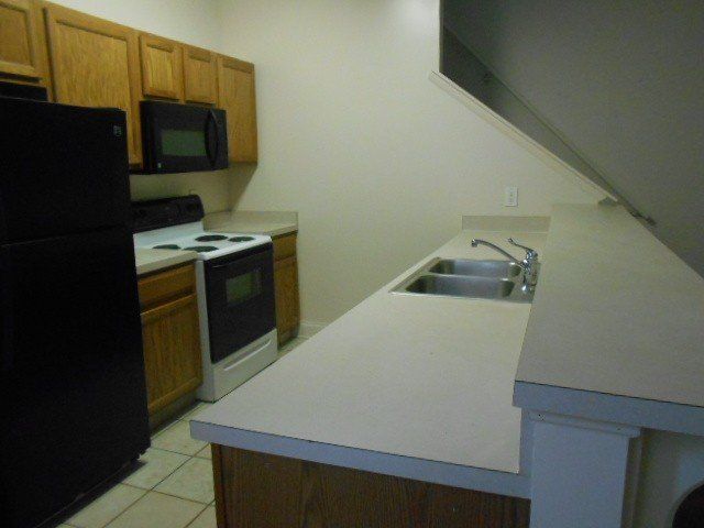 135-137 E. 12th Ave.- Kitchen 02