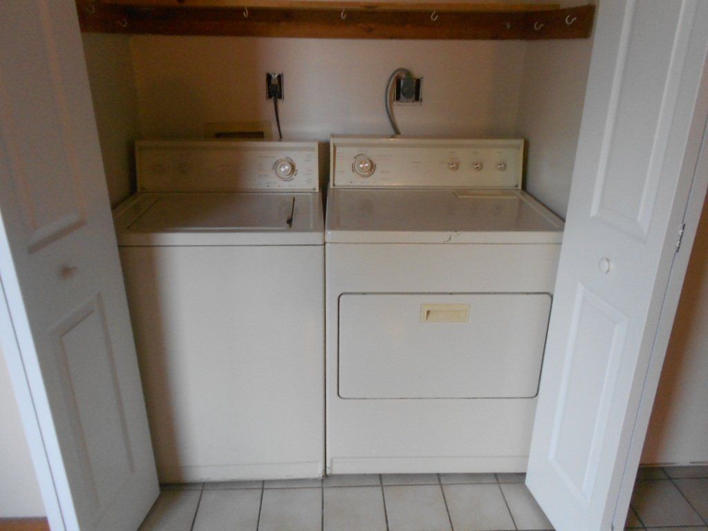 37 E. 14th Ave Apt. A laundry