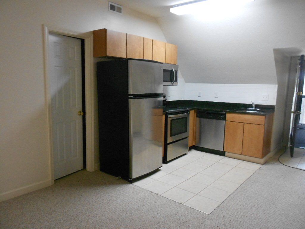 367 W. 6th Ave. Apt. 9.- Kitchen 02