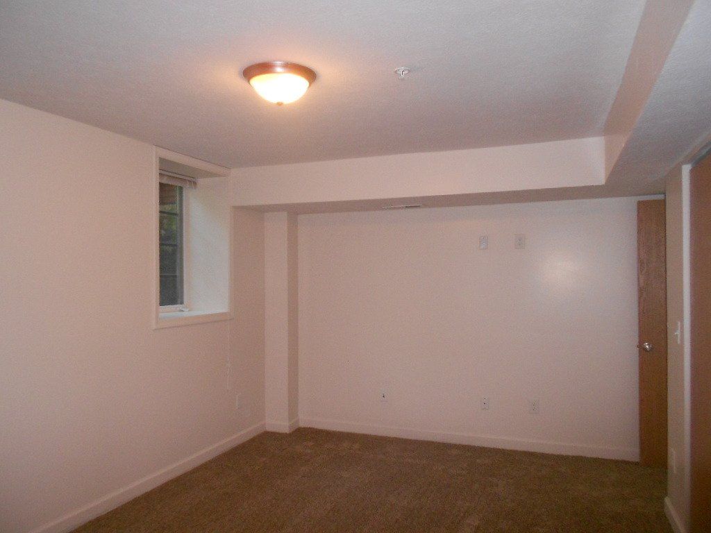 2000 Indianola Ave. Apt. A - Bedroom 05