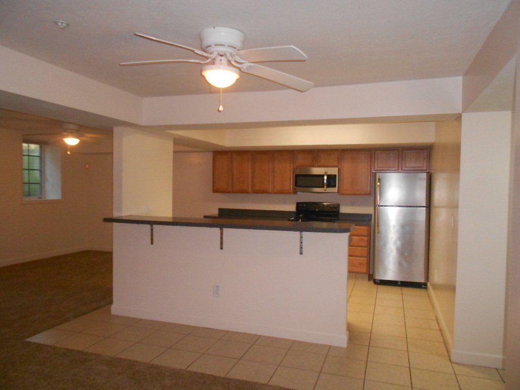 2000 Indianola Ave. Apt. A - Kitchen 04