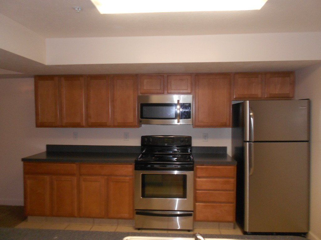 2000 Indianola Ave. Apt. A - Kitchen 03