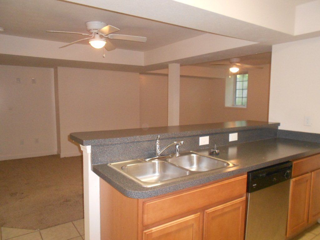 2000 Indianola Ave. Apt. A - Kitchen 01