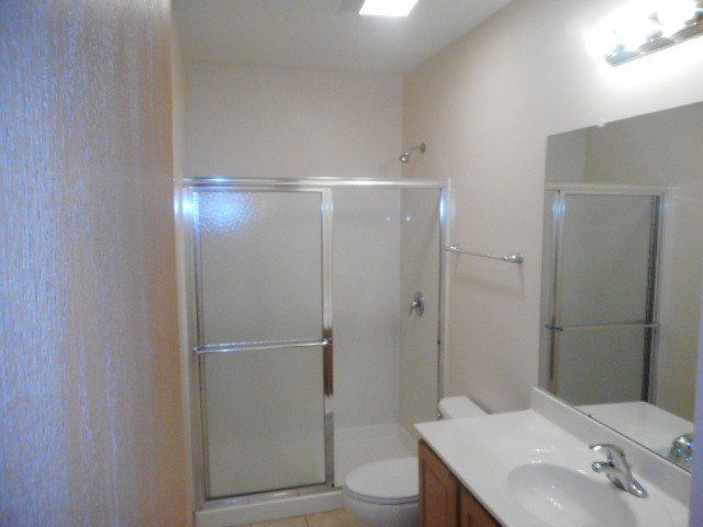1471 Neil Ave.- Bathroom 01