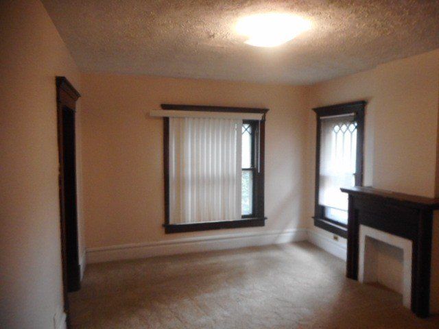 60 E. Lane Ave Apt. B living room