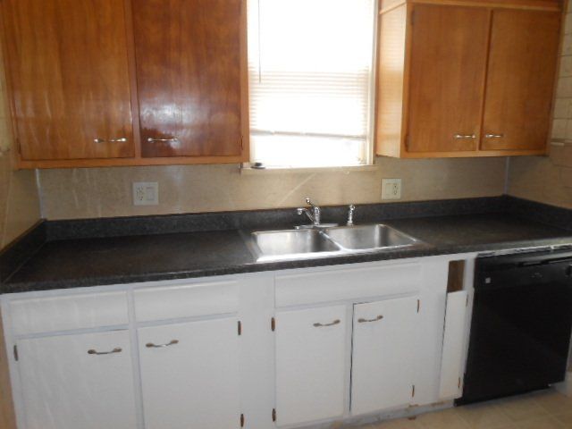 627 Neil Ave kitchen