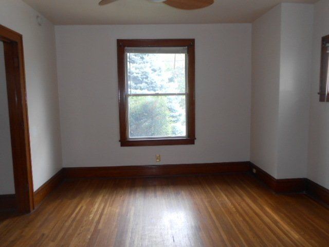 627 Neil Ave living room 2