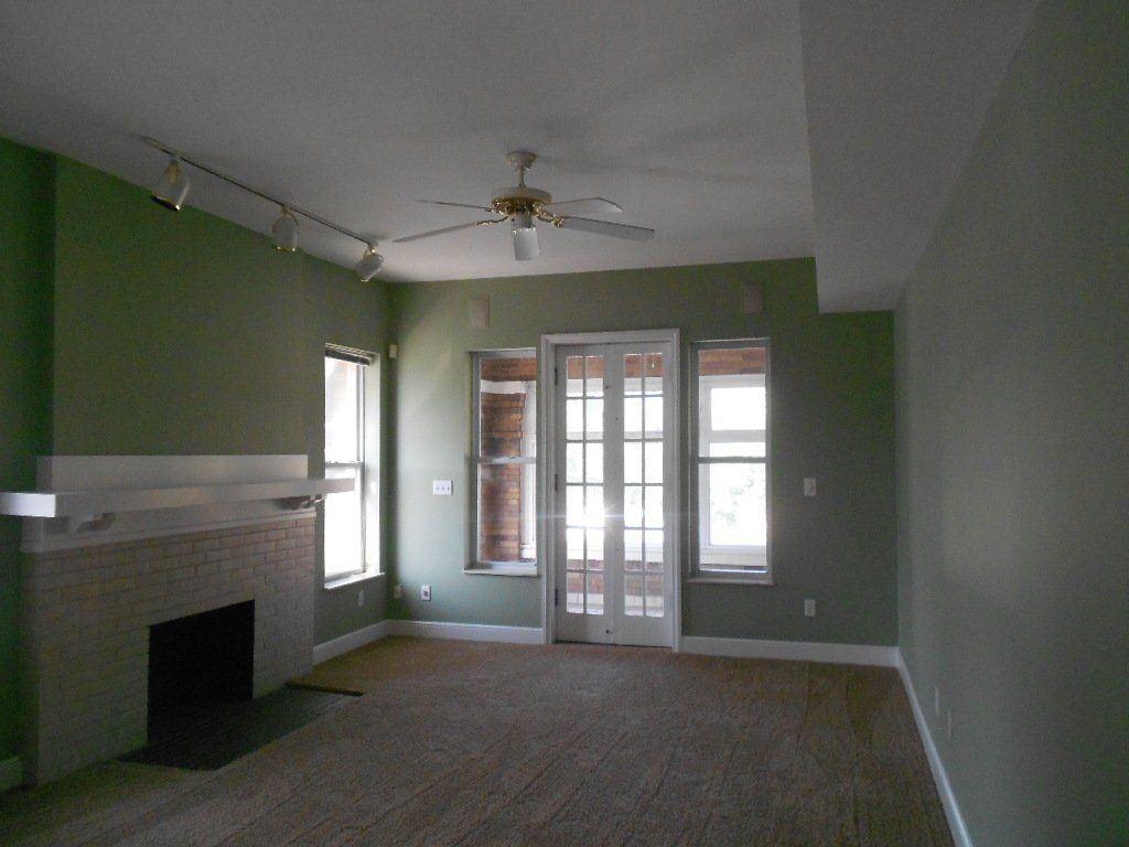 1694 N. High St. Apt. B - Living Room