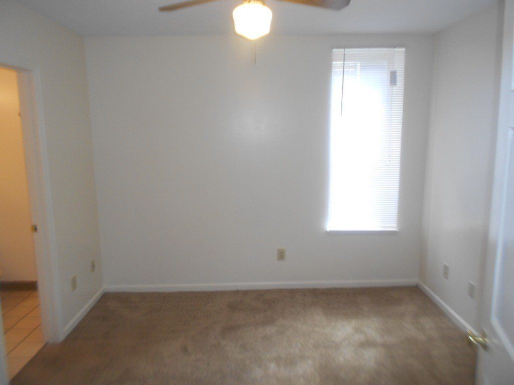 44 E. 12th Ave. Apt. A bedroom 2