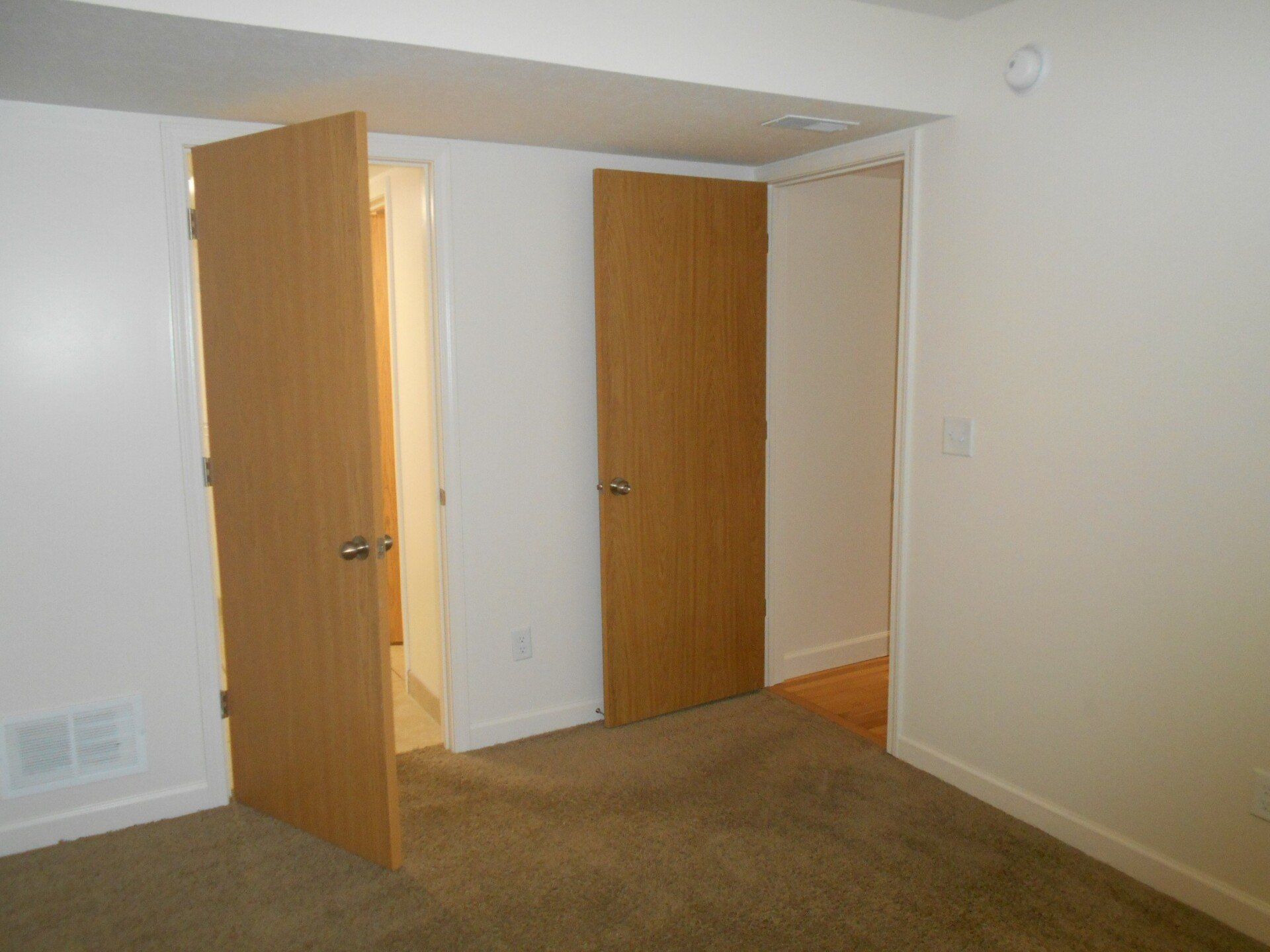 44 W. 9th Ave. - Bedroom