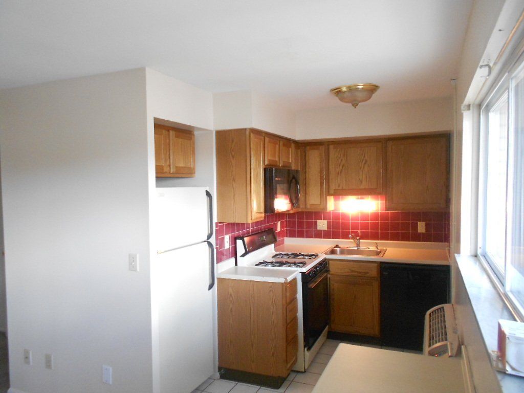 60 Chittenden - Kitchen 01