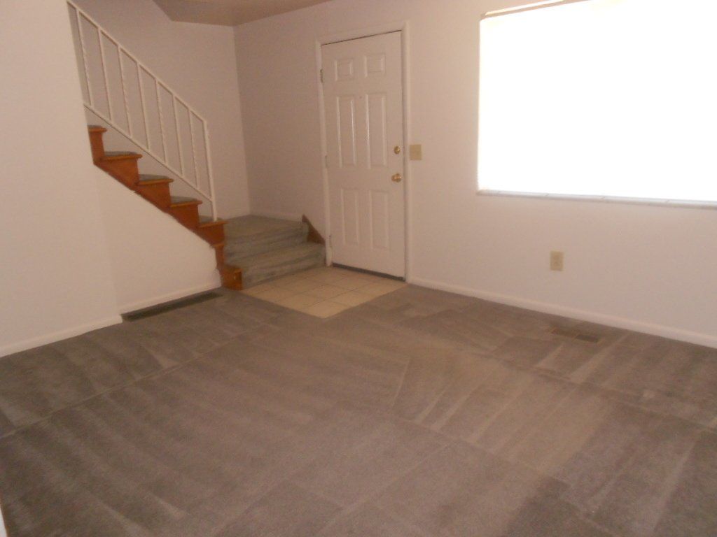 106-114 E Lane Ave - Living Room 01