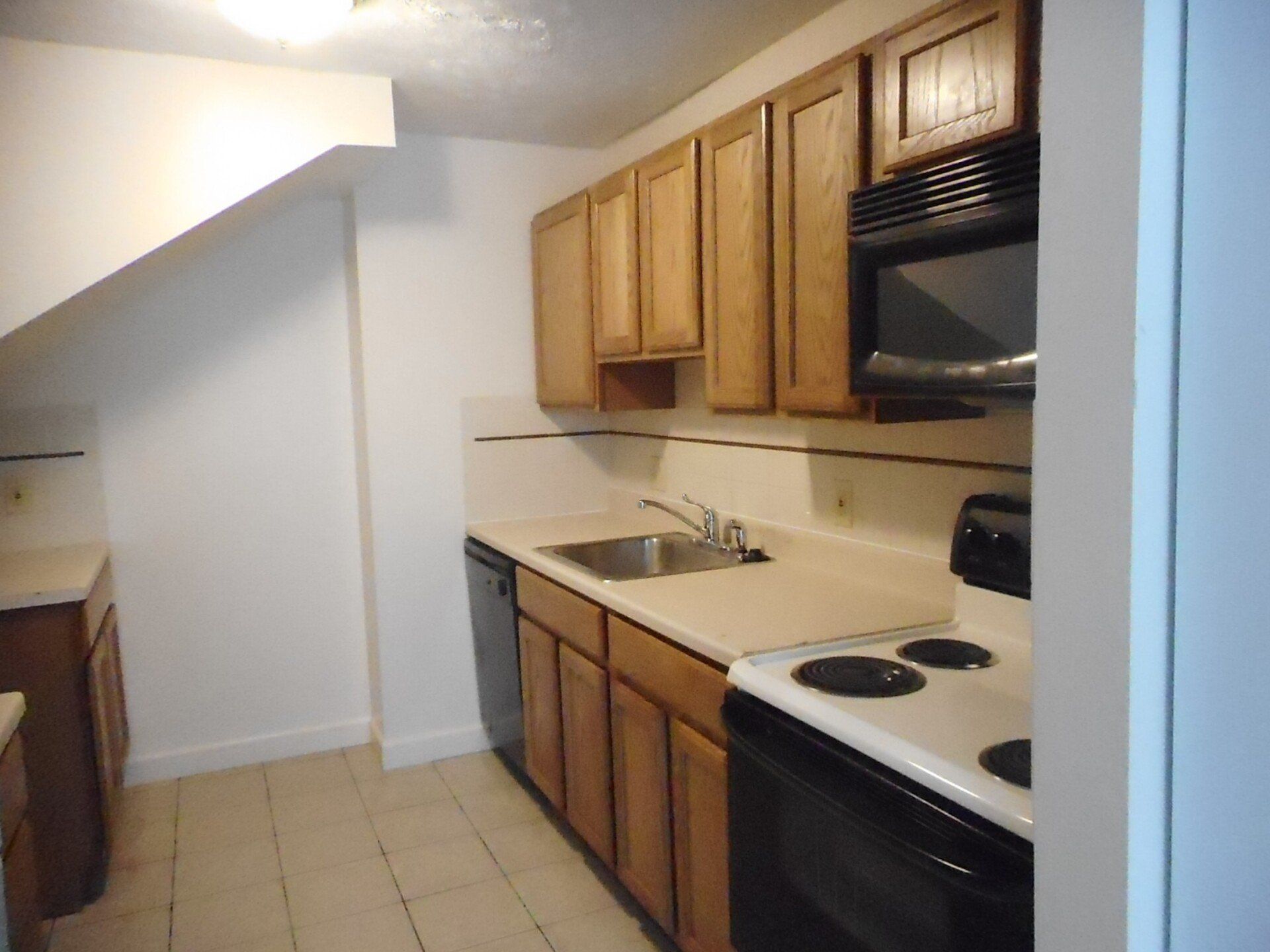 150-161 W. Maynard - Kitchen 02