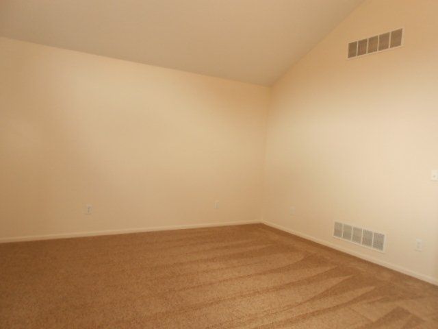 49 W. Tompkins Cottage living room 4