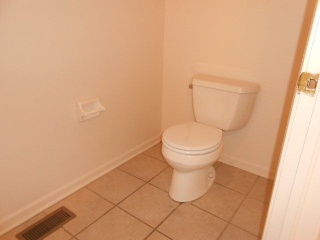 49 W. Tompkins Cottage bathroom 1