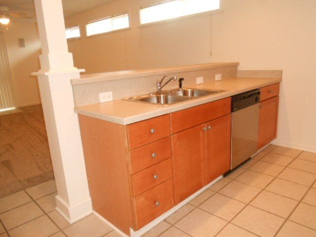 49 W. Tompkins Cottage kitchen 1