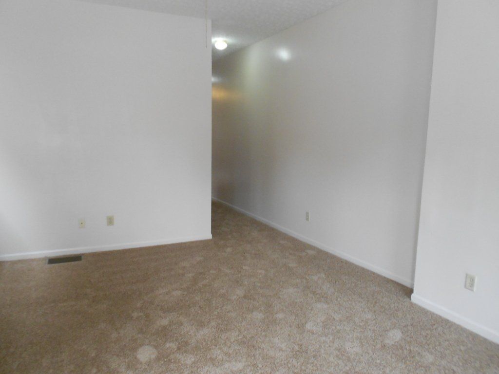 130-132 E. 11th Ave. -Living Room 02