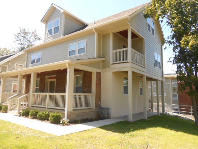 2359 Neil Ave. - Exterior 01