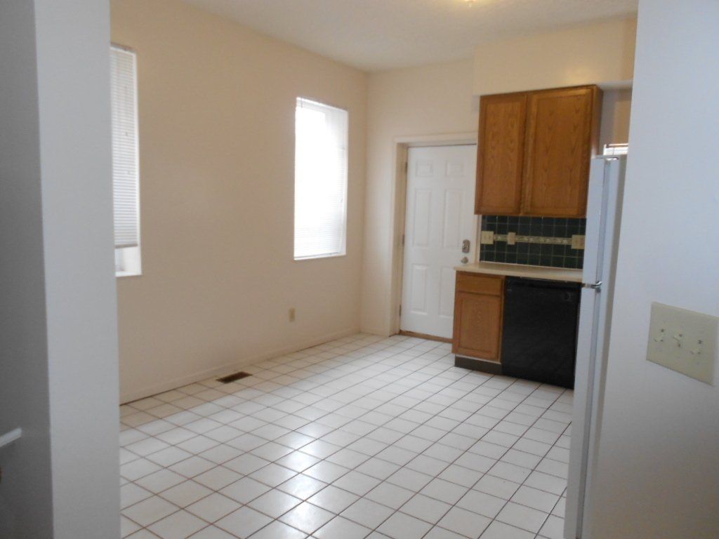 130-132 E. 11th Ave. -Kitchen 03