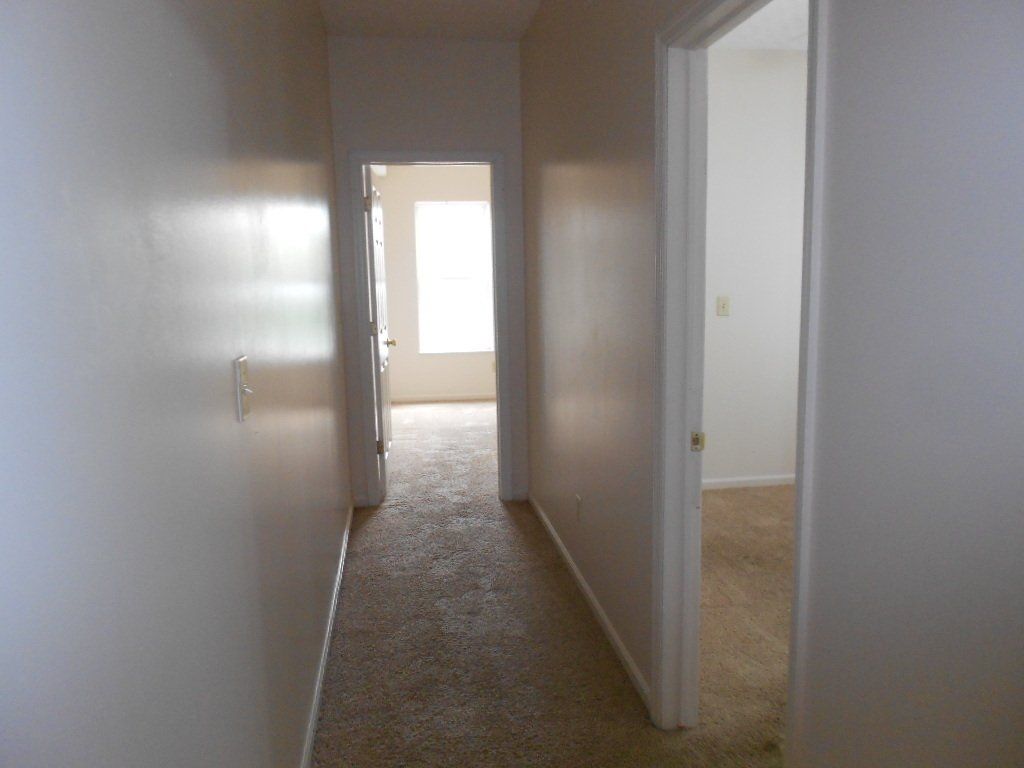 130-132 E. 11th Ave. - Hallway