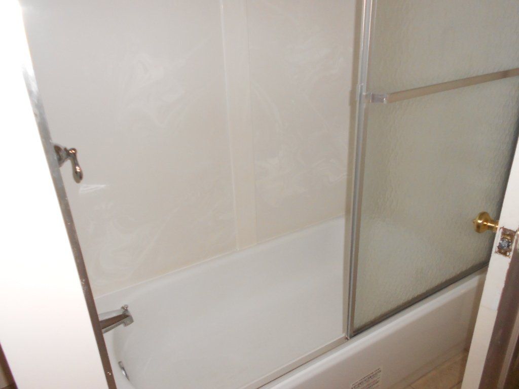 38-40 E. 18th Ave shower