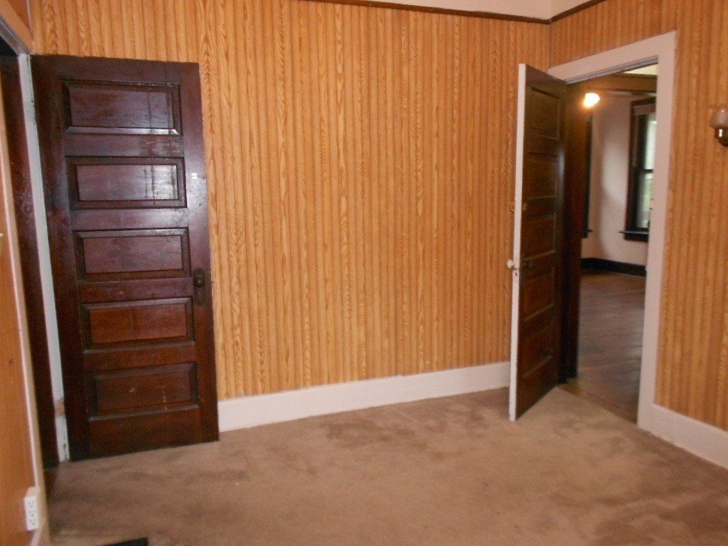 38-40 E. 18th Ave kitchen