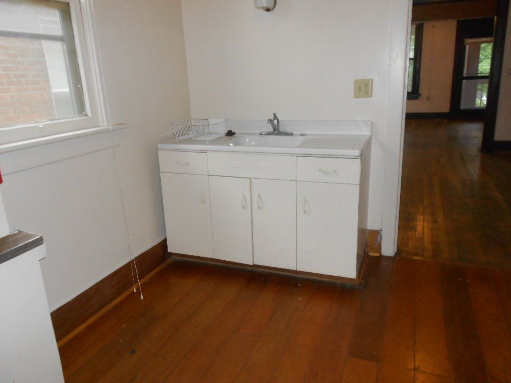 38-40 E. 18th Ave interior