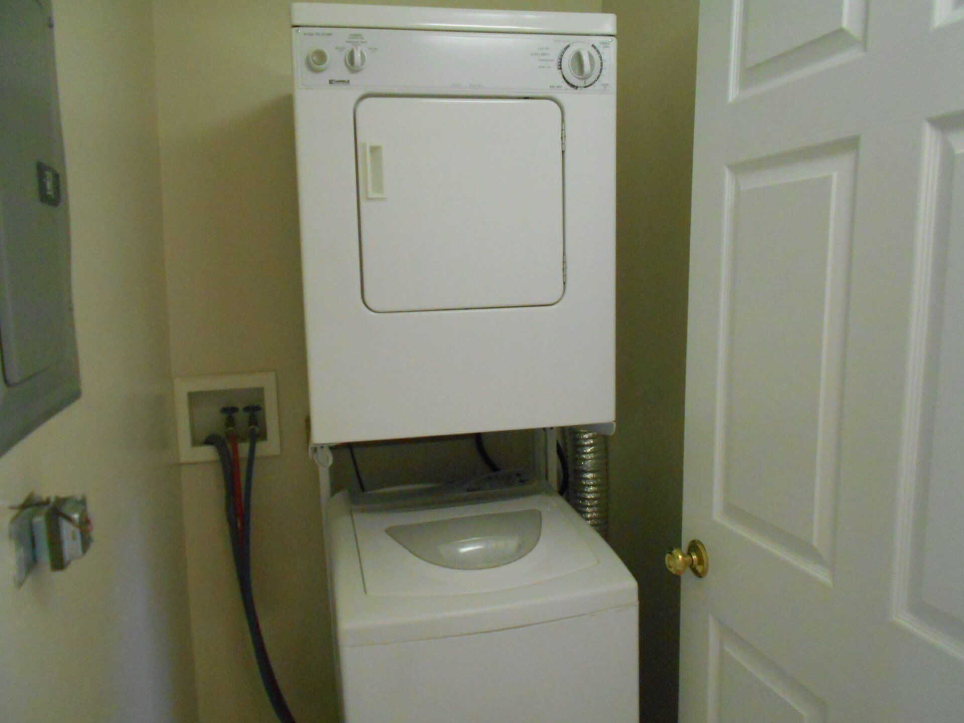 41-43 W. Tompkins laundry