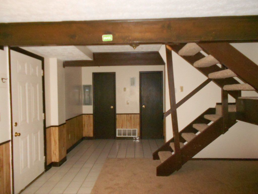 170-188 W. 9th Ave.- Living Room 01