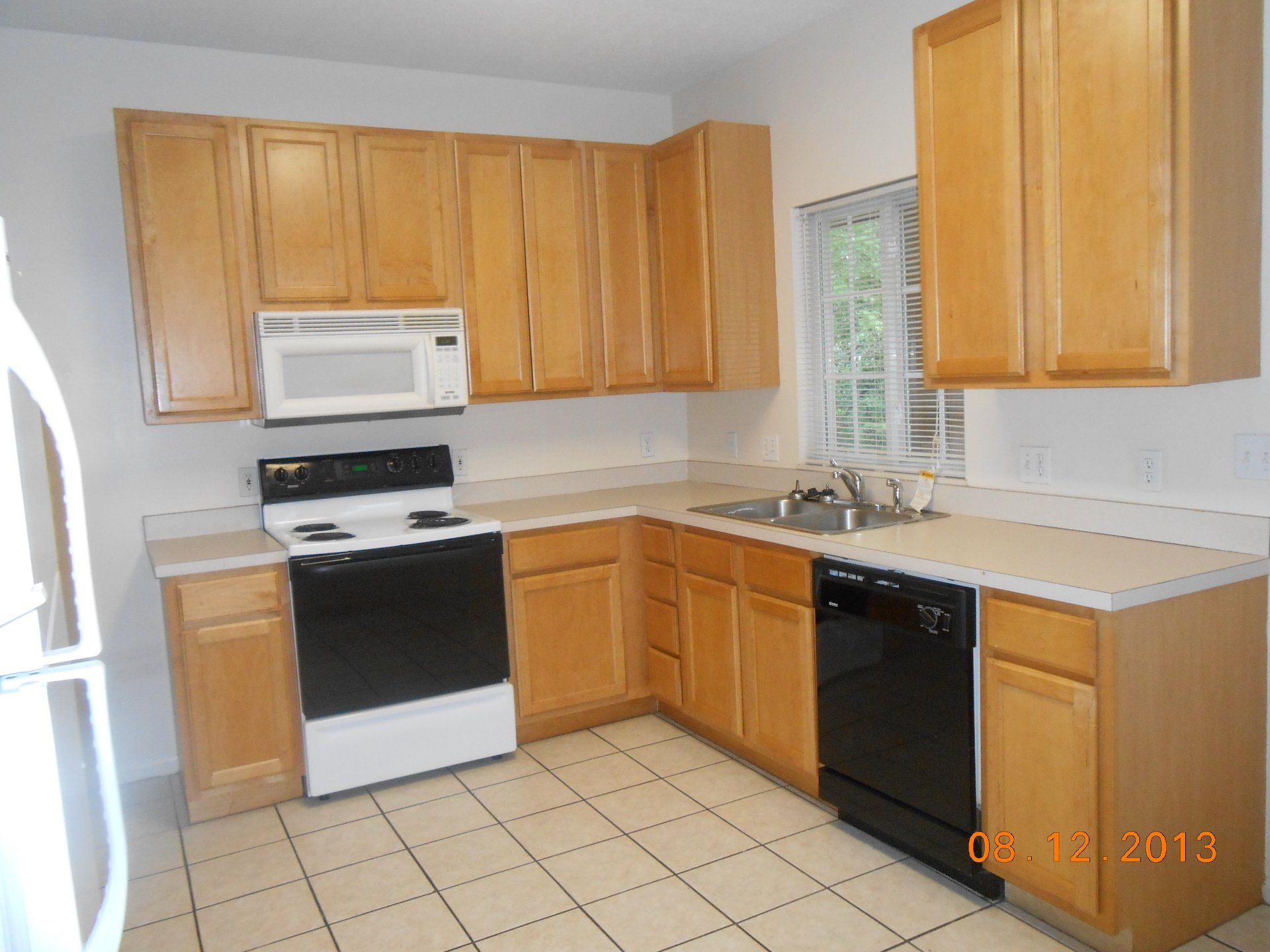 244-246 E. 19th Ave. - Kitchen 01