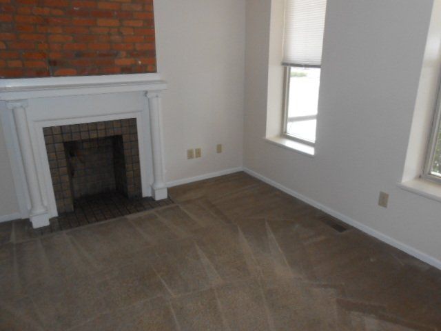 61 W. 10th Ave. Apt. A - Living Room 02