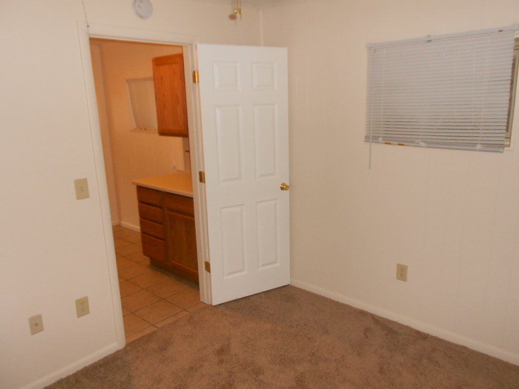 365-367 W. 6th Ave interior 12