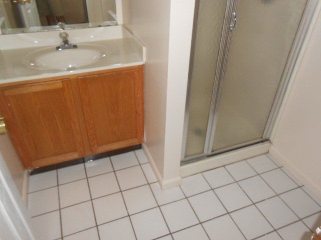 1968 Indianola Ave. Apt. C & Apt. D - Bathroom 03