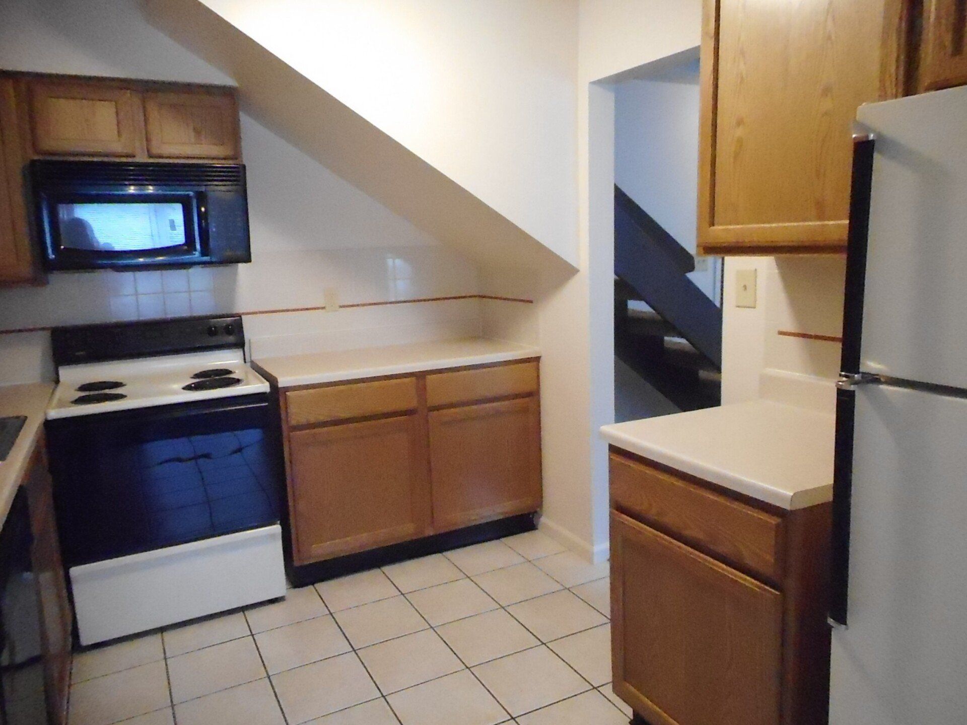 150-161 W. Maynard - Kitchen 01