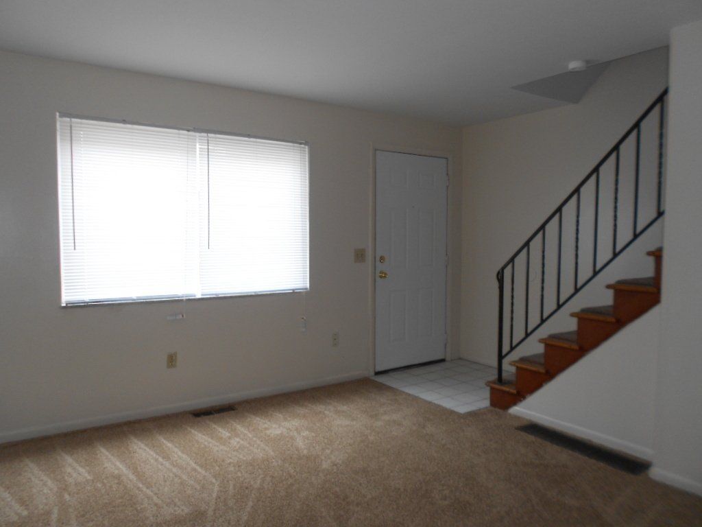 106-114 E Lane Ave - Living Room 02