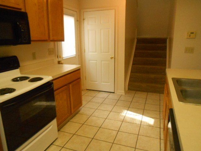 188 E. Lane Ave kitchen