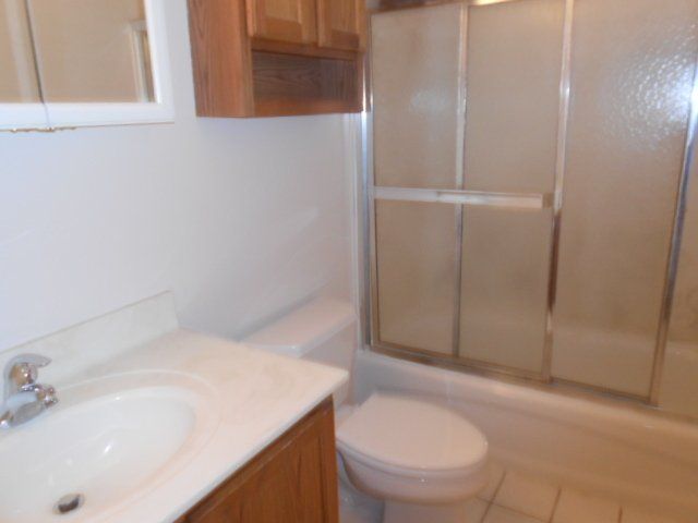 130-132 E. 11th Ave. -Bathroom 02