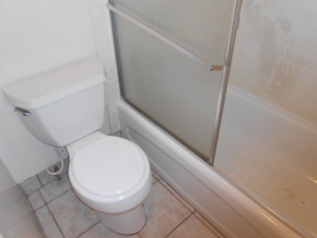 33 E. 17th Ave bathroom