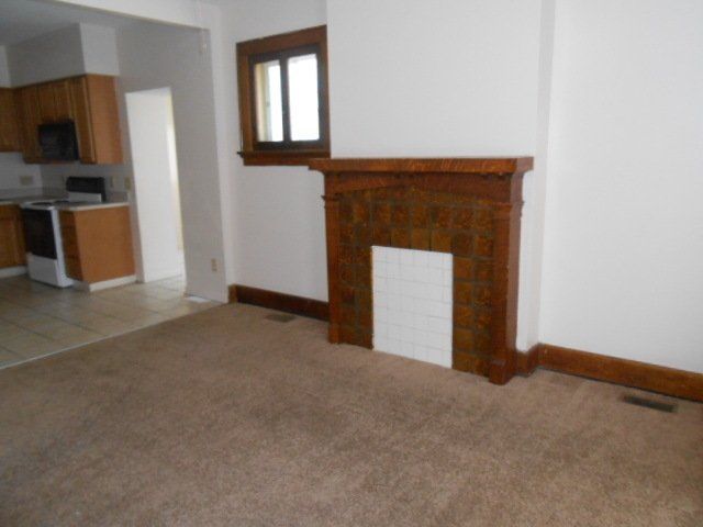 192 E. Lane Ave.-Living Room 01