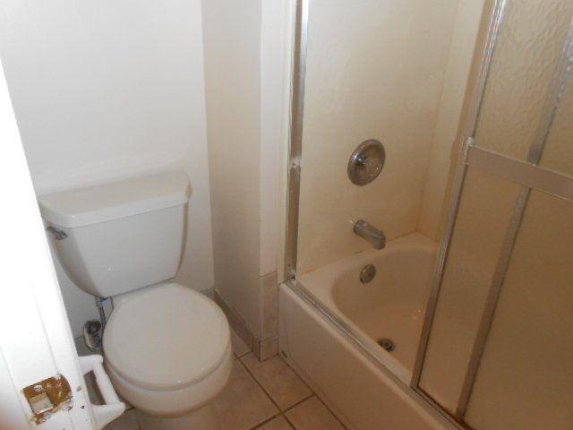 272-274 E. 13th Ave.-Bathroom 01