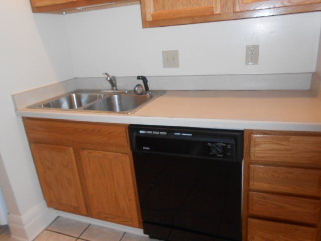 272-274 E. 13th Ave.- Kitchen 02