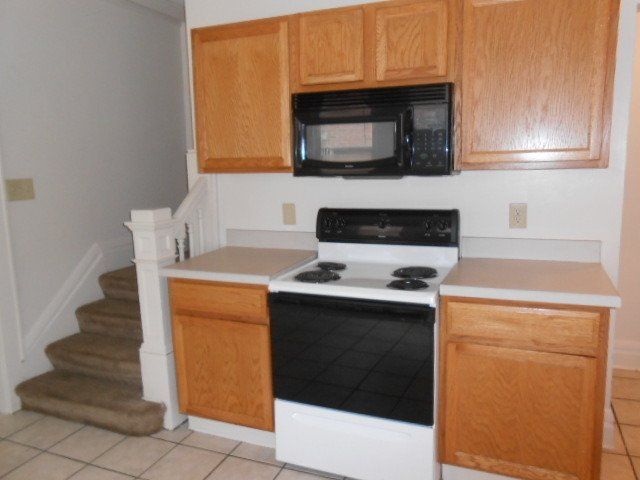 272-274 E. 13th Ave.- Kitchen 01