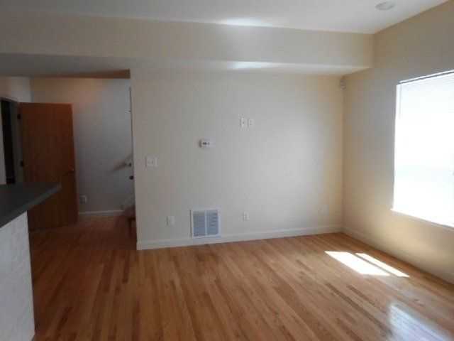 1727 Summit St.- Living Room 01