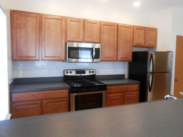 1727 Summit St.- Kitchen 03