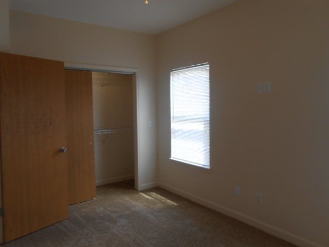 1727 Summit St.- Bedroom 01