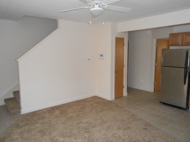 279-281 E. Northwood Ave living room