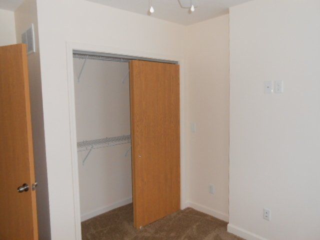 1725 Summit St. - Bedroom 02