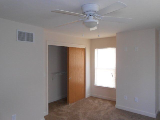 279-281 E. Northwood Ave interior