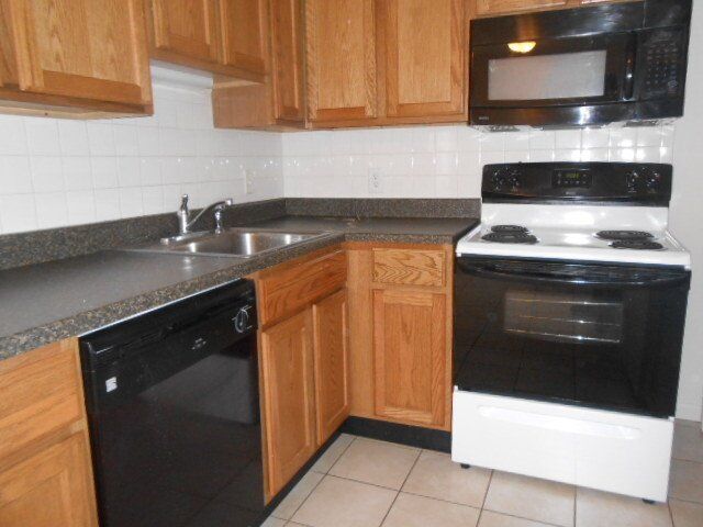 106-114 E Lane Ave - Kitchen 02